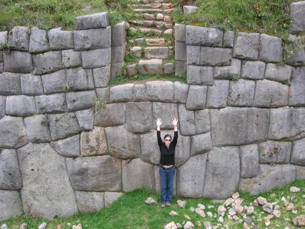 large un-touristy inca wall