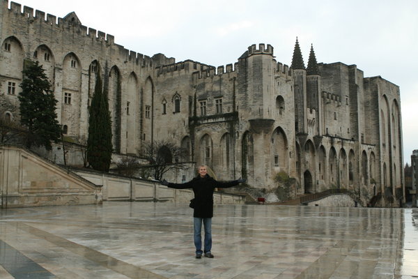 Mitch outside the Palace of Popes