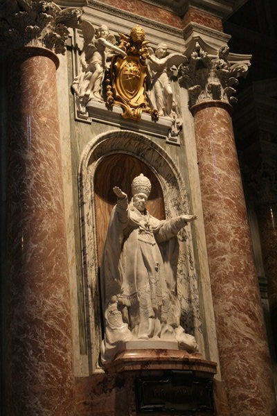 Pope Crypts in the Vatican | Photo