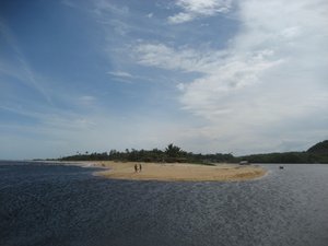 Caraiva, the river to the right and the ocean on the left