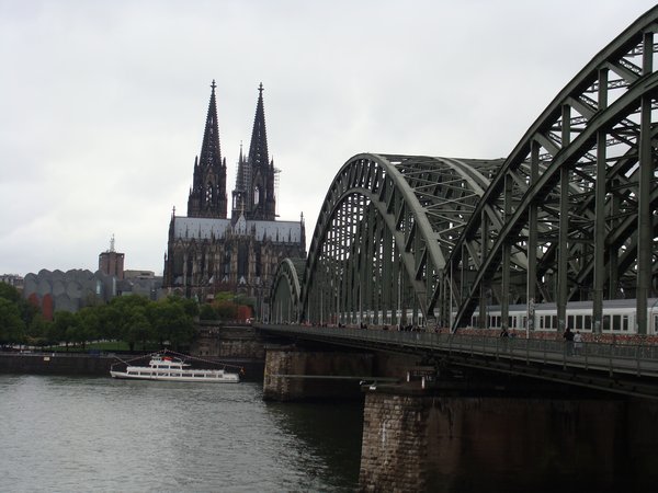 ologne cathedral and bridge
