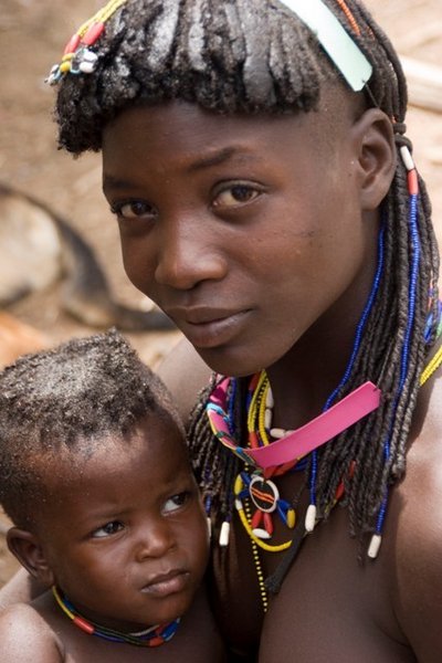 Ovahakaona Woman and Child