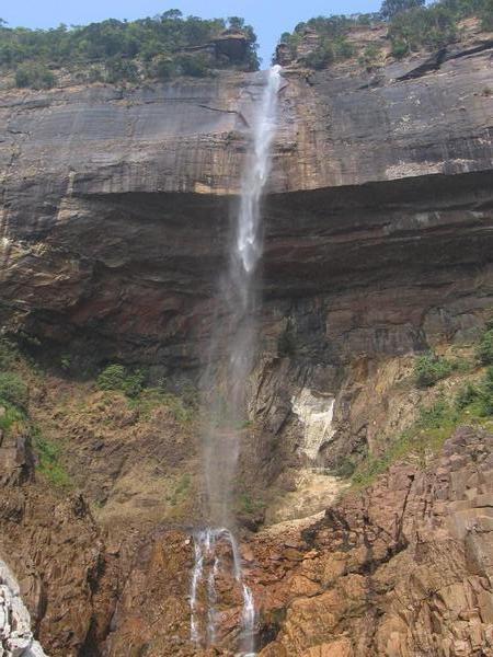 Nohkalikai falls
