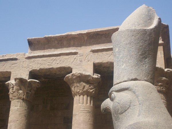 Falcon Statute, Temple of Horus