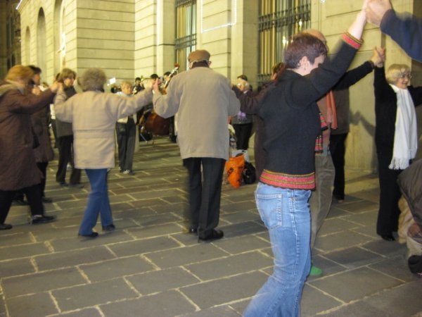 dancing in the plaza :)