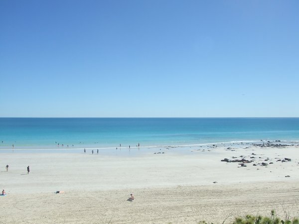 More cable beach