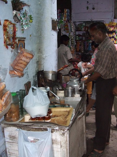 Chai making in old Delhi