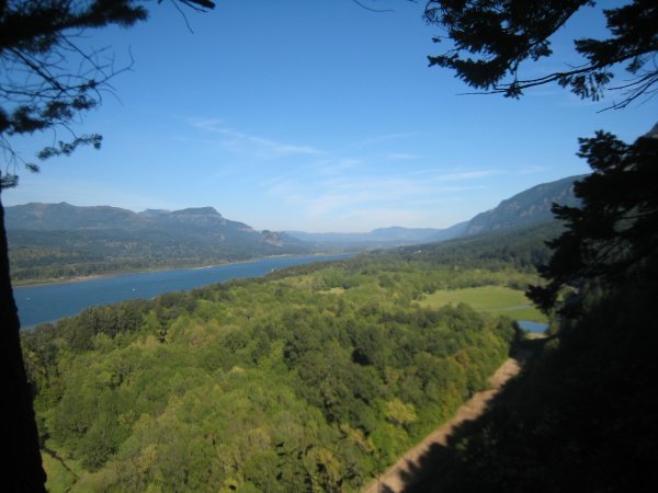 another view of the Columbia River
