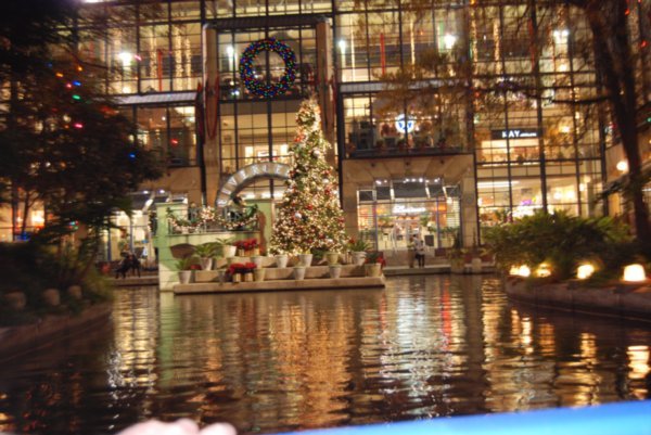 River Center Mall