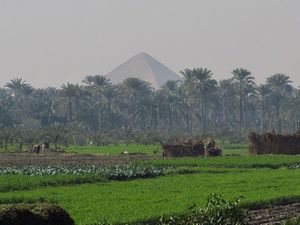 mini-Widok na piramide w DARSHUR