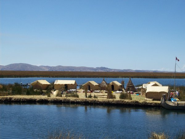 floating islands of the uros people