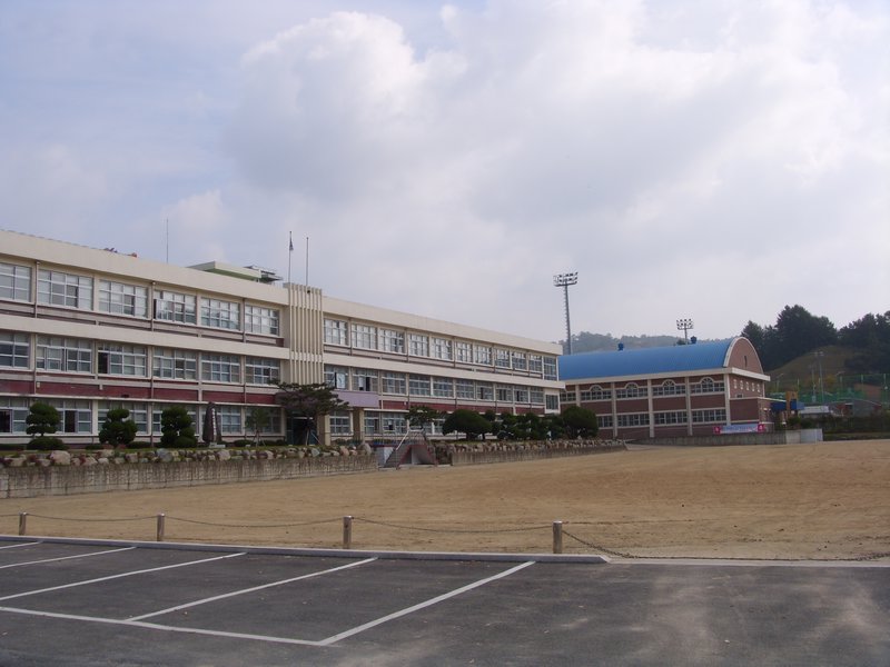 Boeun Middle School