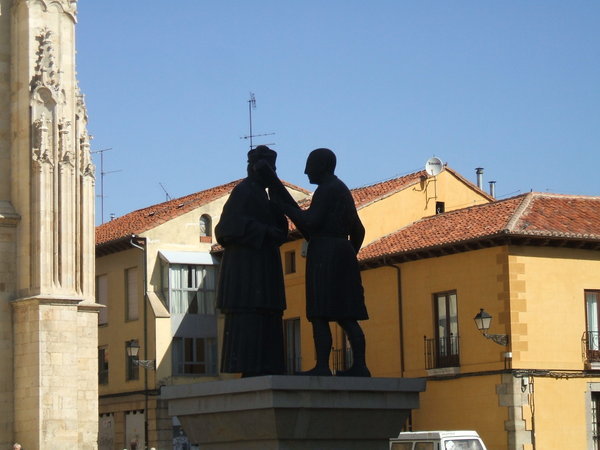 statue in Leon
