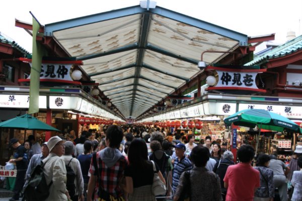 Market stalls on the approach to the temple