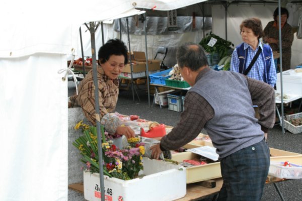 11 Takayama Morning markets