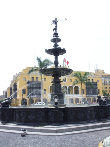 07 Fountain at Plaza Mayor - site of the punishments by the Spanish Inquisition