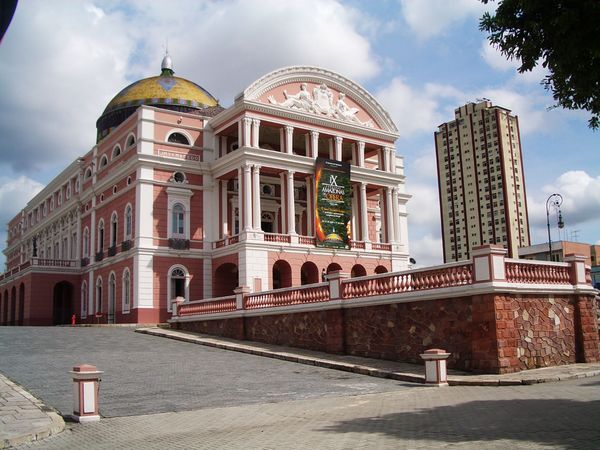 das weltberuehmte Opernhaus in Manaus