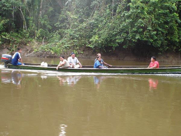 auf der Dschungeltour - Indígenas unterwegs