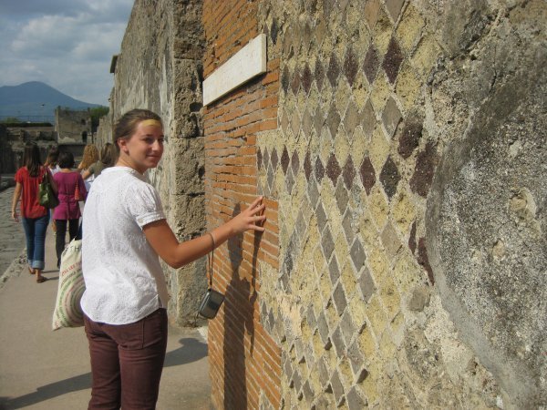 Maxann and more pompeiin walls