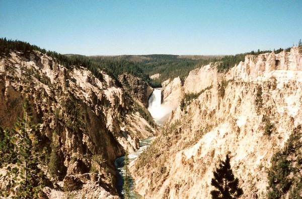 A view of the Yellowstone Falls from Artist's Point