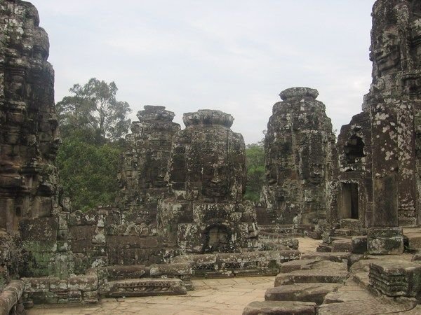 The many faces of Bayon