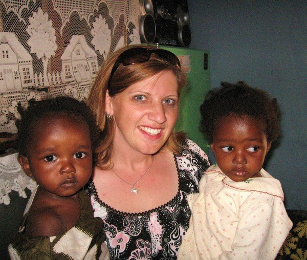 Trena with two Flomina orphans