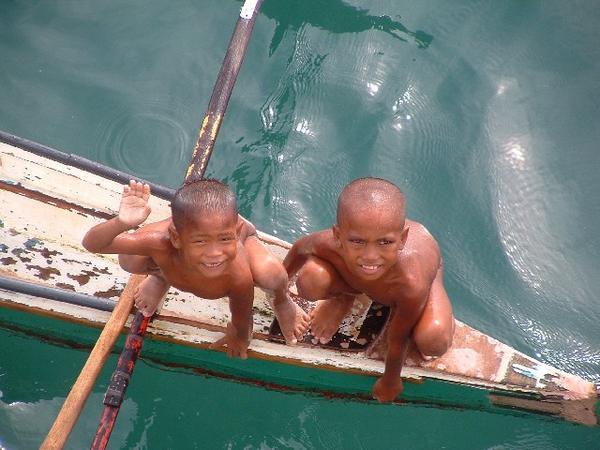 Badjao, or sea nomad kids
