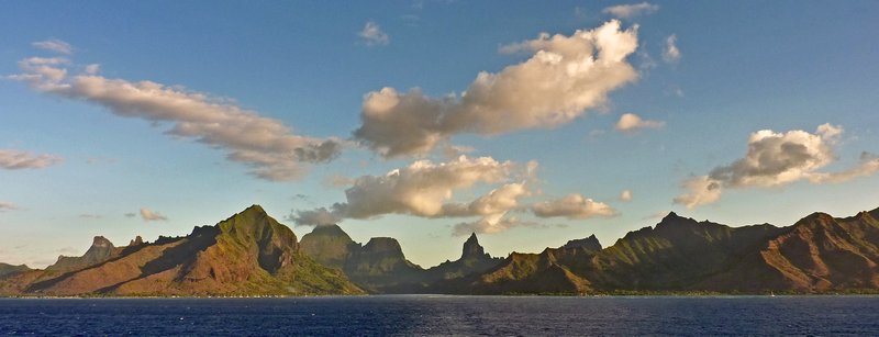 Sailing away from Moorea