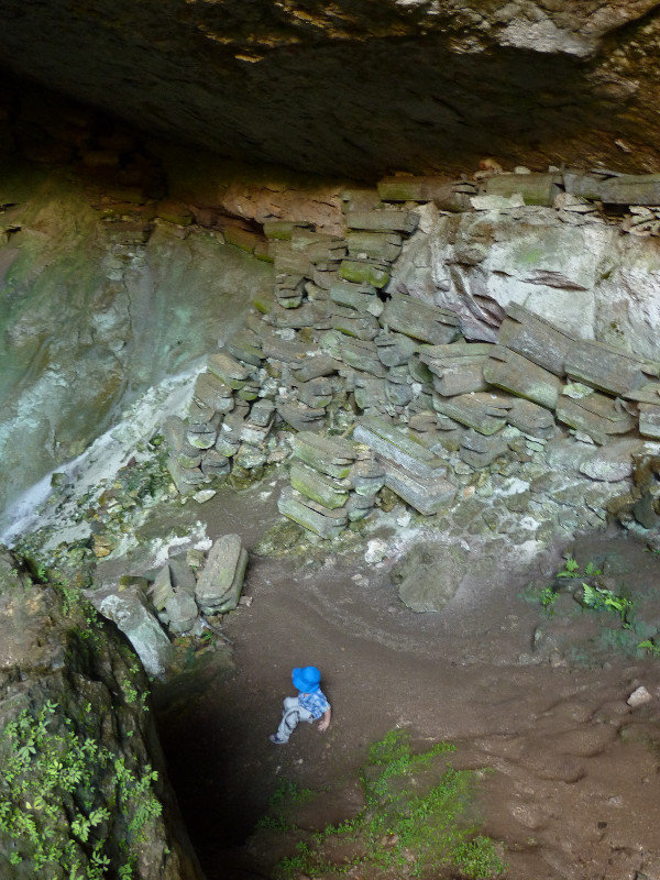 Kiva entering the cave