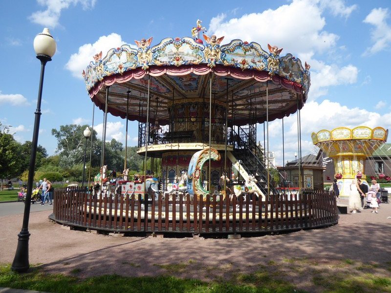 Double level carousel 