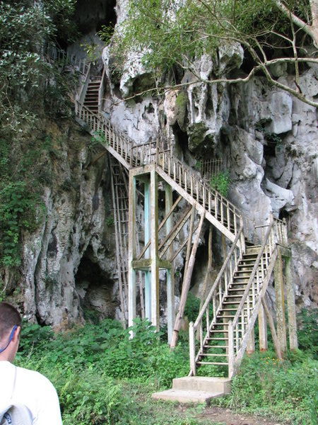 Pha Tok Caves