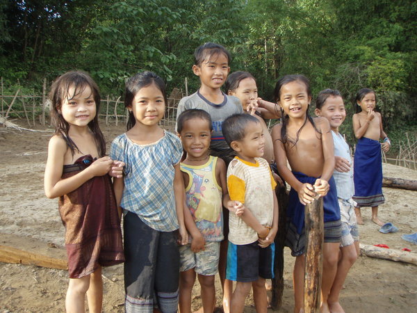 laotian children