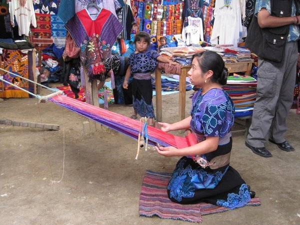 Traditional weaving device