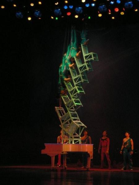 Chinese Cirque de Soleil