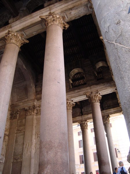 1 pc granite colums at the Pantheon