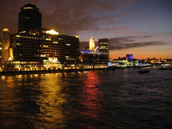 London Thames 1