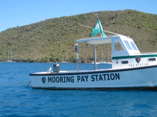 Îles vierges anglaises. Station de payage pour passer la nuit au mouillage