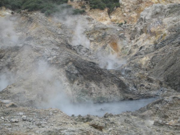 Le volcan en ébullition, la Soufrière, Sainte-Lucie