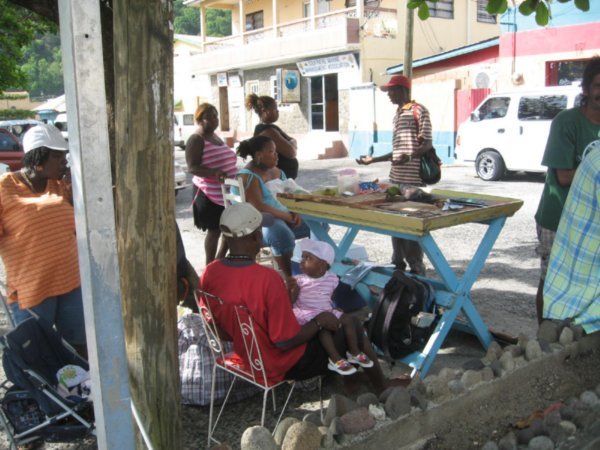 Chacun vend son artisanat, la Soufrière, Sainte-Lucie