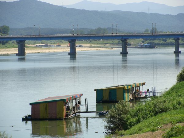 Nam Han River through town