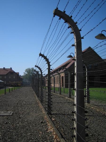 The harsh security of Auschwitz