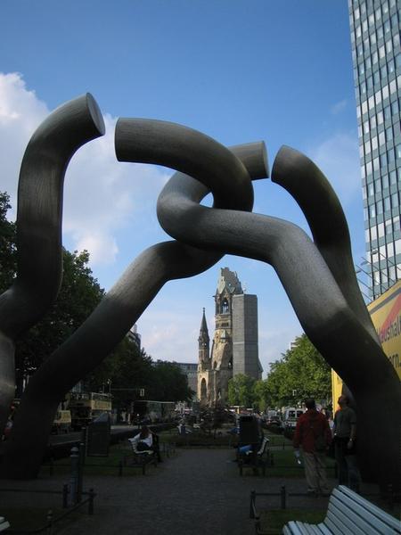 Sculpture "Berlin-Berlin"