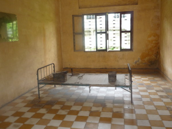 Tuol Sleng cell