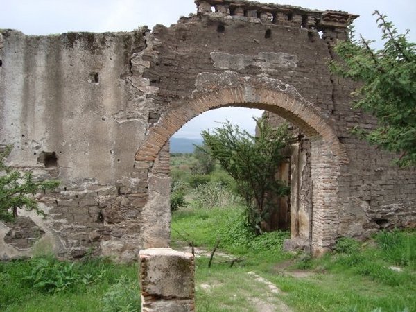 ruins in the botanical garden 