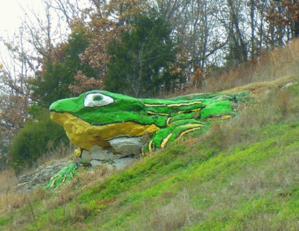Waynesville, MO - Giant Frog