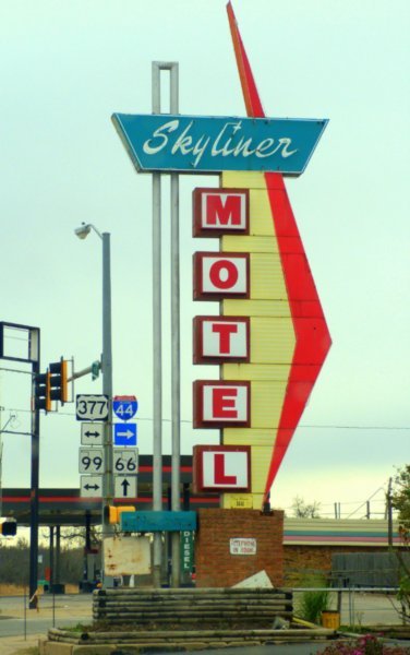 Stroud, OK - Skyliner Motel sign