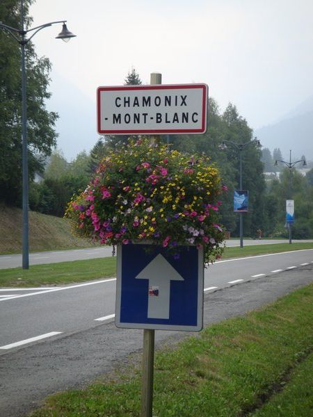 A cold morning walk to Chamonix-Mont Blanc