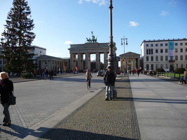 Berlin - J and the Brandenburg Tor