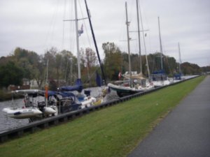 Les bateaux au quai de South Mills