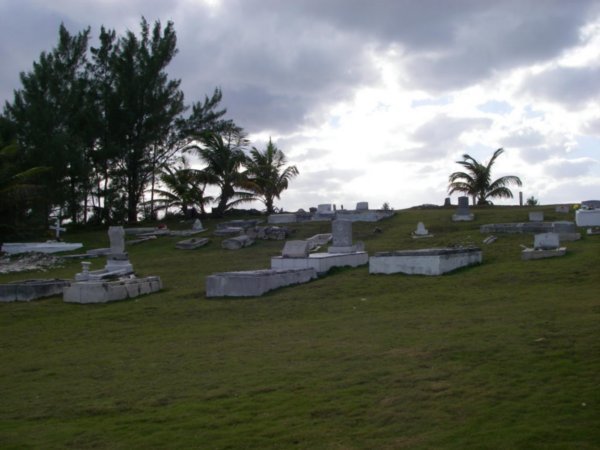 Sur Bimini Nord, il y a au moins deux cimetières. 